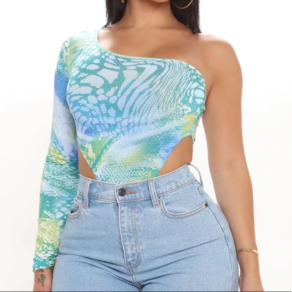 NWTs (Never Worn) Blue/Green Patterned Bodysuit